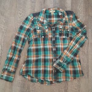 Buckle BKE loose fitted button up